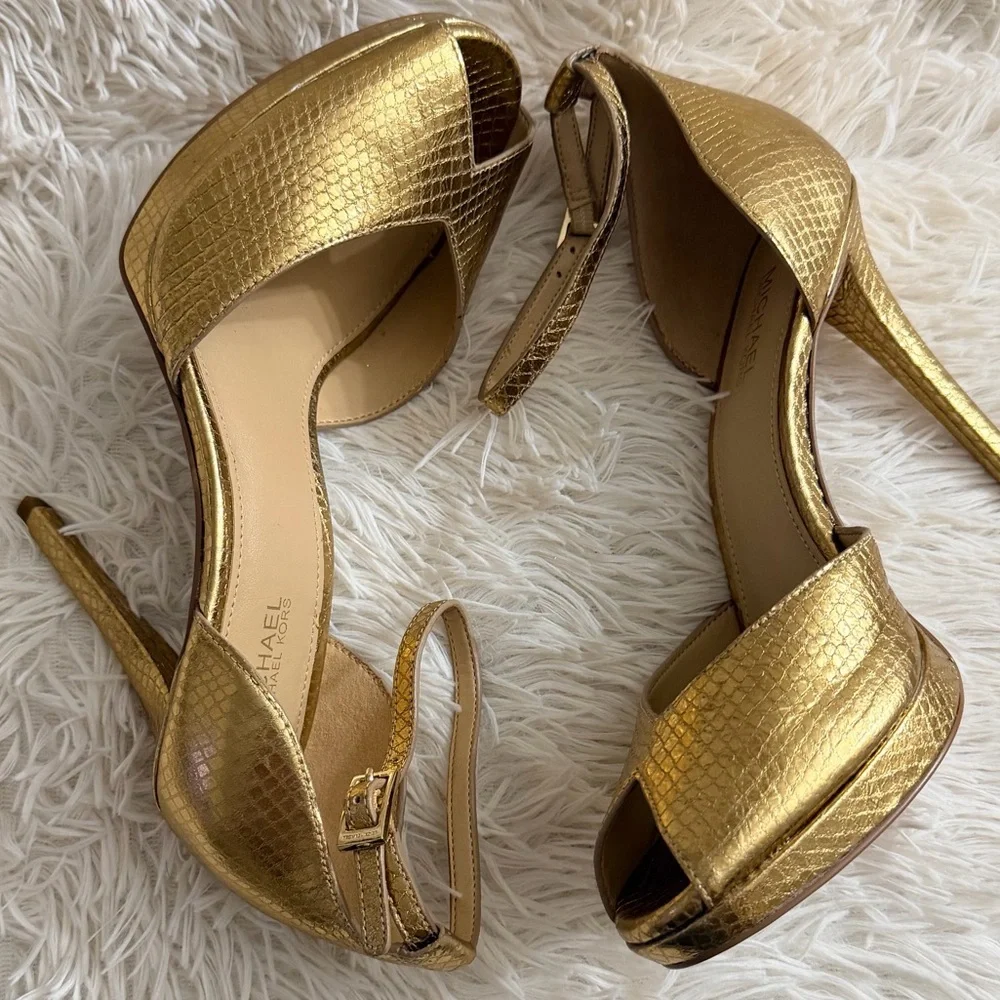 MICHAEL Michael Kors Tiegan Metallic Embossed Dress Sandals In Gold Size 6.5